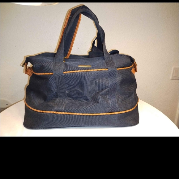 Tommy Bahama Mojito 20" Duffel Navy 13" h x 20" l x 12w Weekend/Overnite luggage - Picture 8 of 10